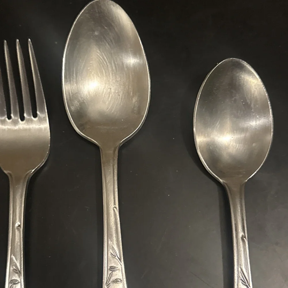 Cambridge Deer Hunting Pattern Satin Stainless Flatware 5 Piece Set Fork Spoon
